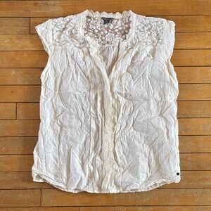 EUC Eddie Bauer White Lace Yoke Cotton Cap sleeve